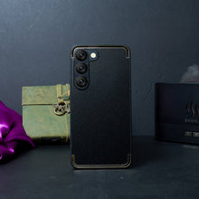 Load image into Gallery viewer, Square Gold Plated Soft Edges Case - Samsung
