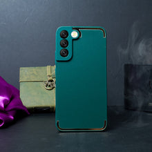 Load image into Gallery viewer, Square Gold Plated Soft Edges Case - Samsung
