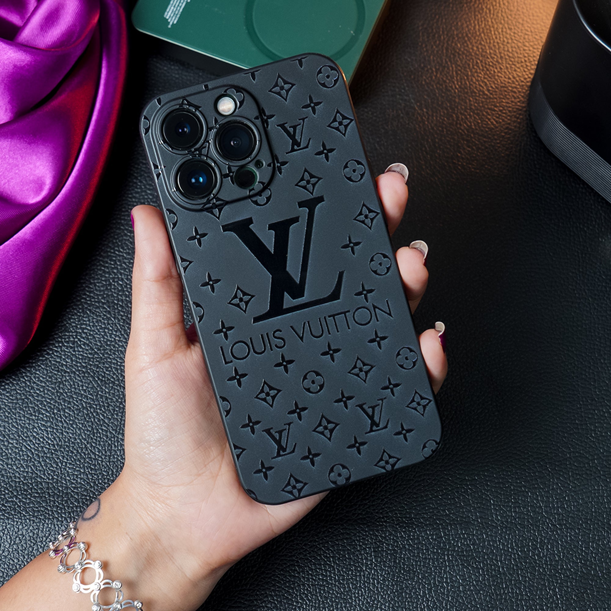 Retro Pattern Shockproof Case - iPhone