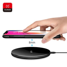 Load image into Gallery viewer, Xundd® LED Indicator Wireless Charger (Black)
